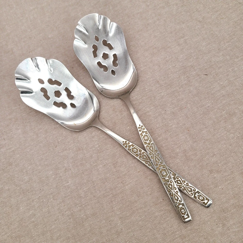 Oneida Deluxe SPANISH MOOD Stainless Steel 8.5” Set of 2 Pastry Servers